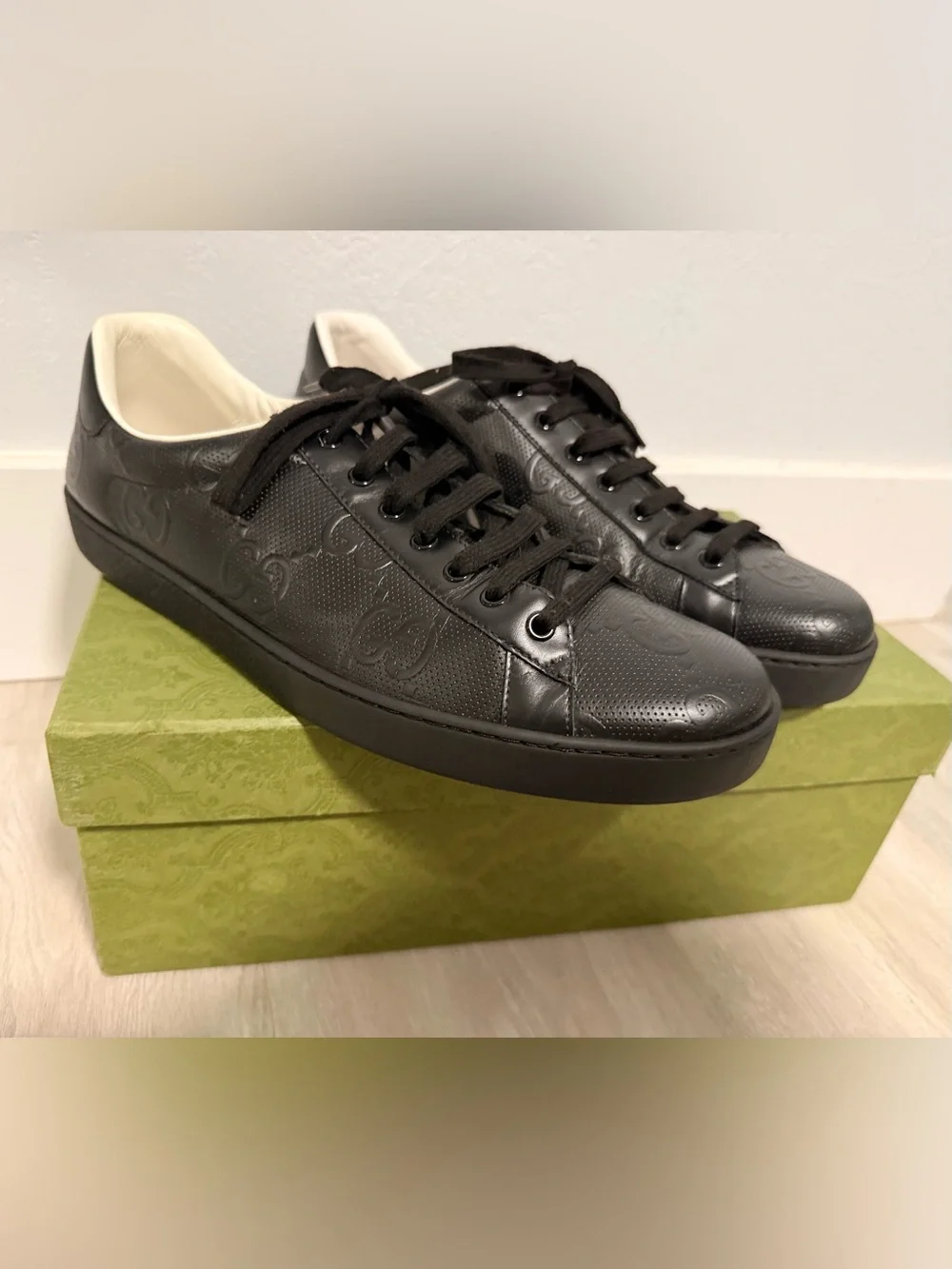 Gucci classic black